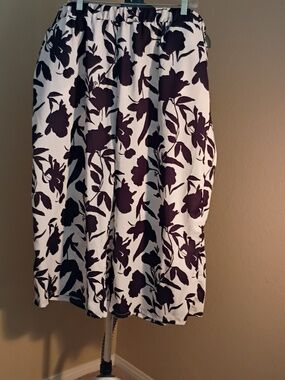 NWOT EMERY ROSE Wide Leg Floral Palazzo Pants in White and Black Size 5X